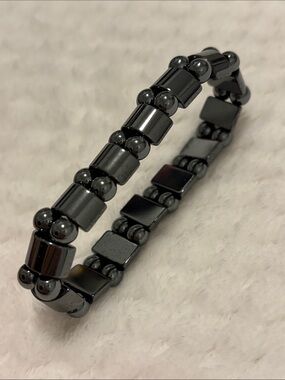 NWOT Unisex Black Hematite Magnetic Bracelet - Minimal Style
